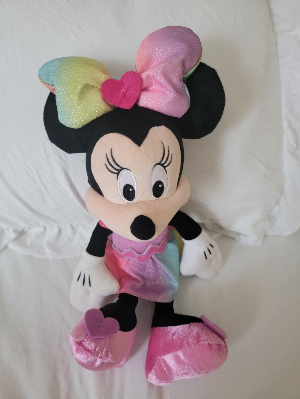 Disney Musical Minnie Mouse Plush with Pastel Pink Dress & Rainbiw Bow - Picture 3 of 8